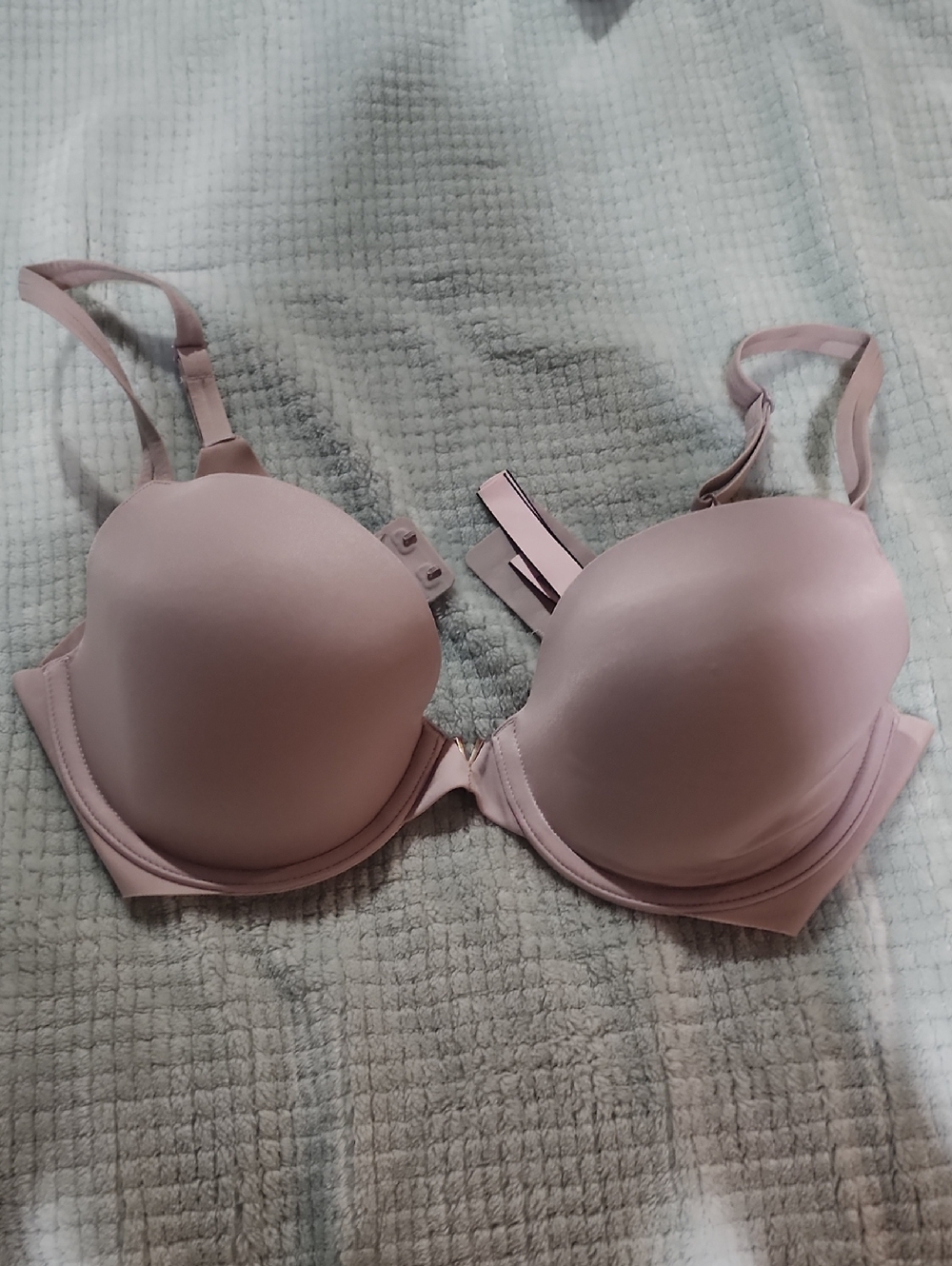 Victoria's Secret Smooth Molded Push-Up Bra - Light Pink